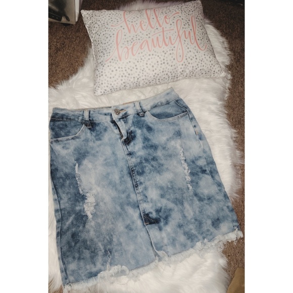 👗Vintage Acid Wash Distressed Jean Skirt👗 - Picture 5 of 7